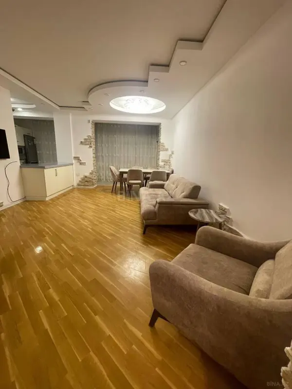 Kirayə verilir 3 otaqlı mənzil 107 m²