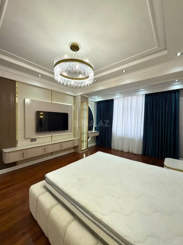 Satılır 4 otaqlı mənzil 174 m²