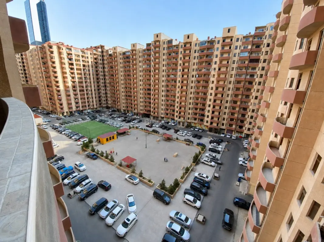 Kirayə verilir 2 otaqlı mənzil 108 m²