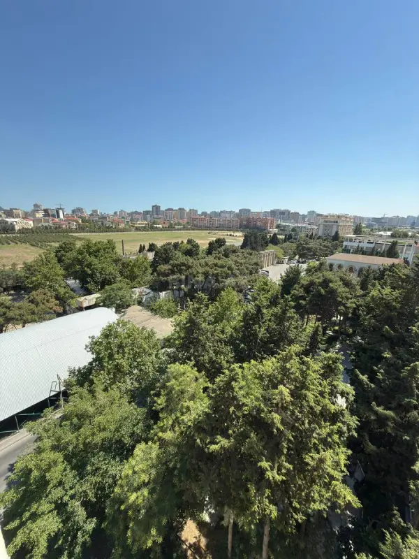 Satılır 3 otaqlı mənzil 143 m²
