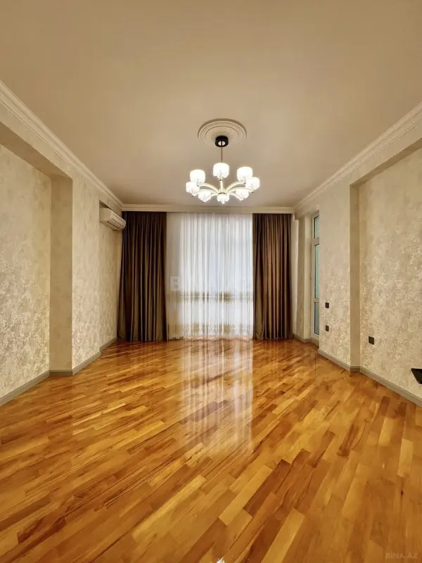 Satılır 2 otaqlı mənzil 84 m²