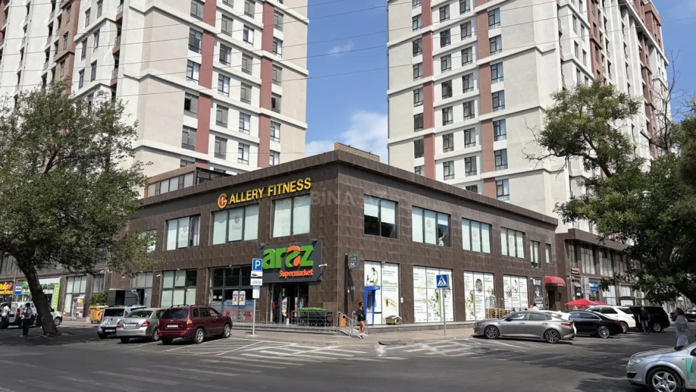 Satılır obyekt 202 m²