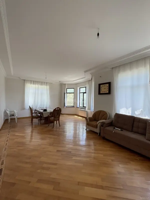 Satılır 4 otaqlı həyət evi 180 m²