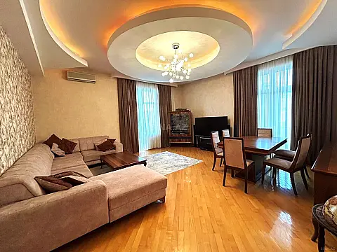 Satılır 3 otaqlı mənzil 175 m² — Bakı, Nizami 3 otaq 175.00 m²