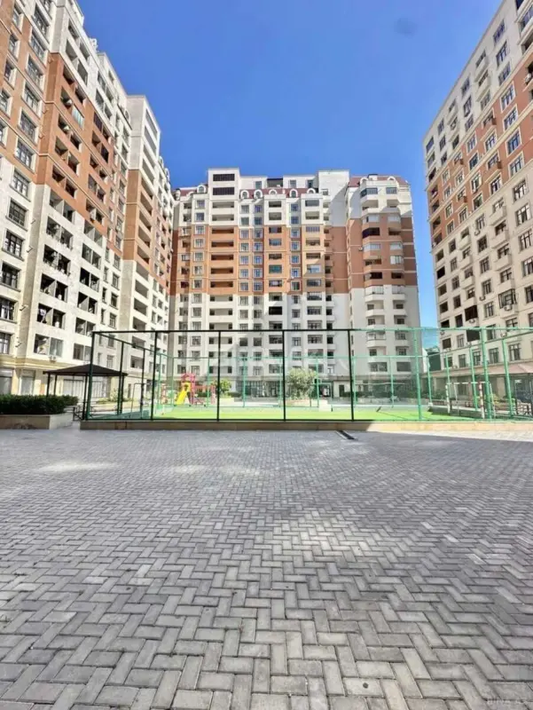 Satılır 3 otaqlı mənzil 107 m²