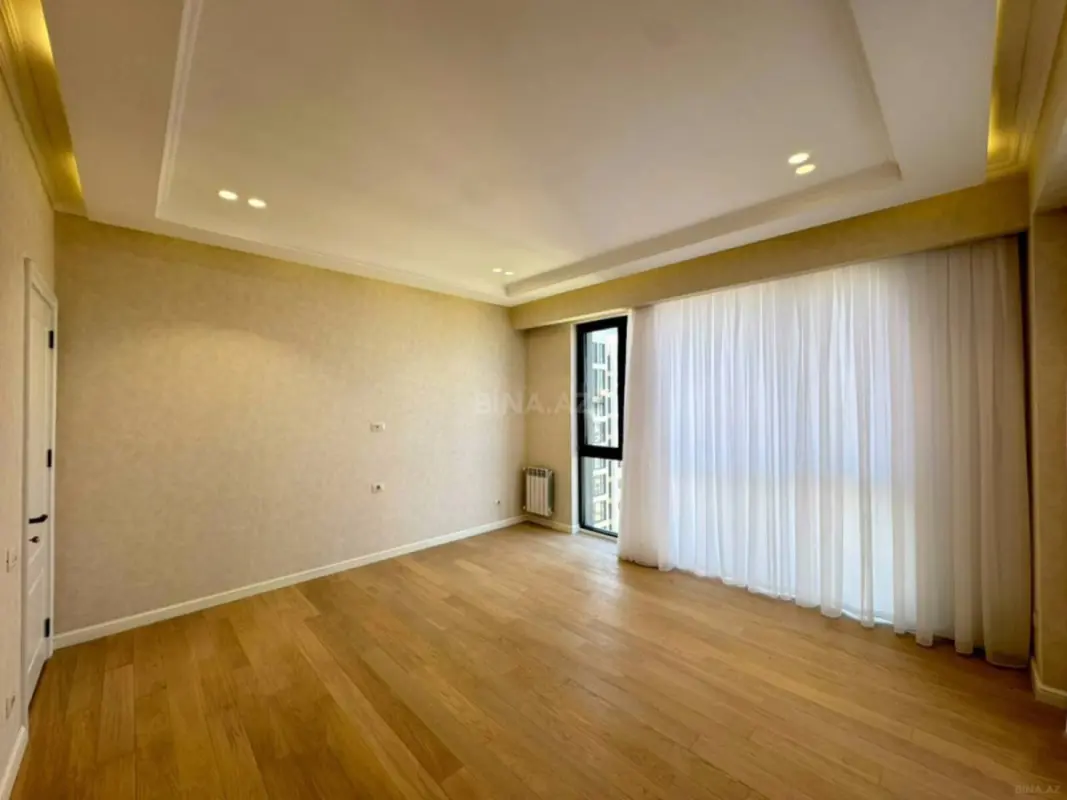 Satılır 4 otaqlı mənzil 105 m²
