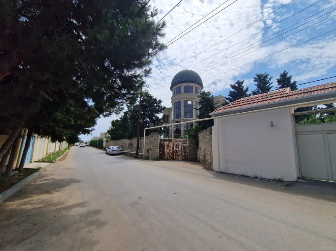 Satılır 4 otaqlı həyət evi 545 m²