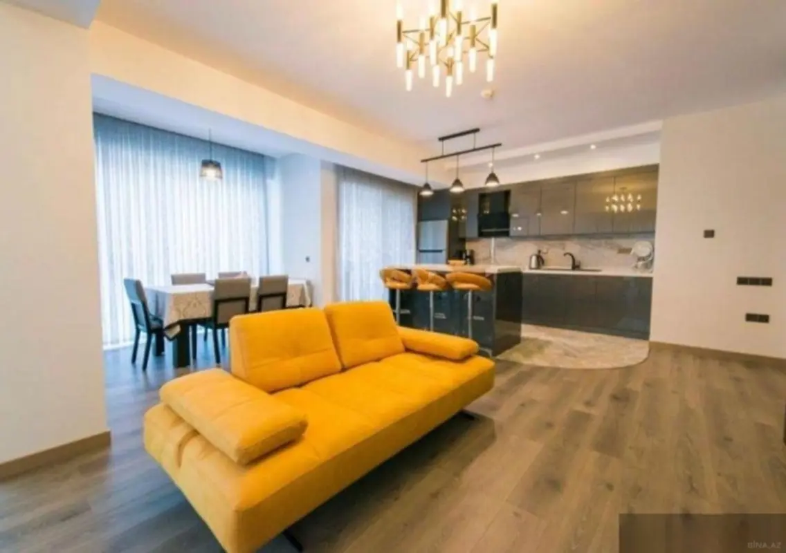 Kirayə verilir 3 otaqlı mənzil 130 m²