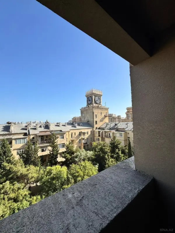 Satılır 4 otaqlı mənzil 167 m²