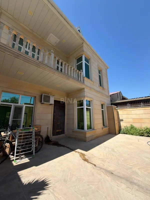 Satılır 6 otaqlı həyət evi 240 m²