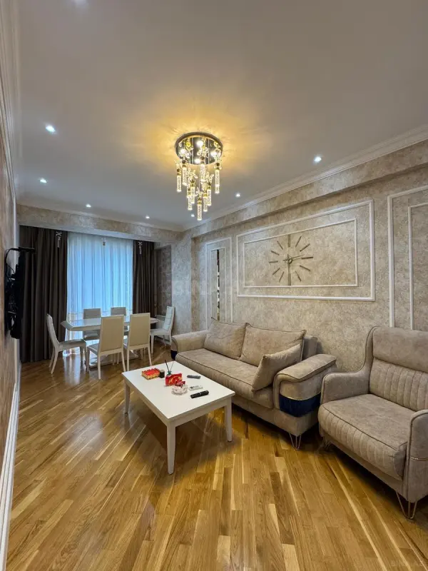Satılır 3 otaqlı mənzil 102 m²