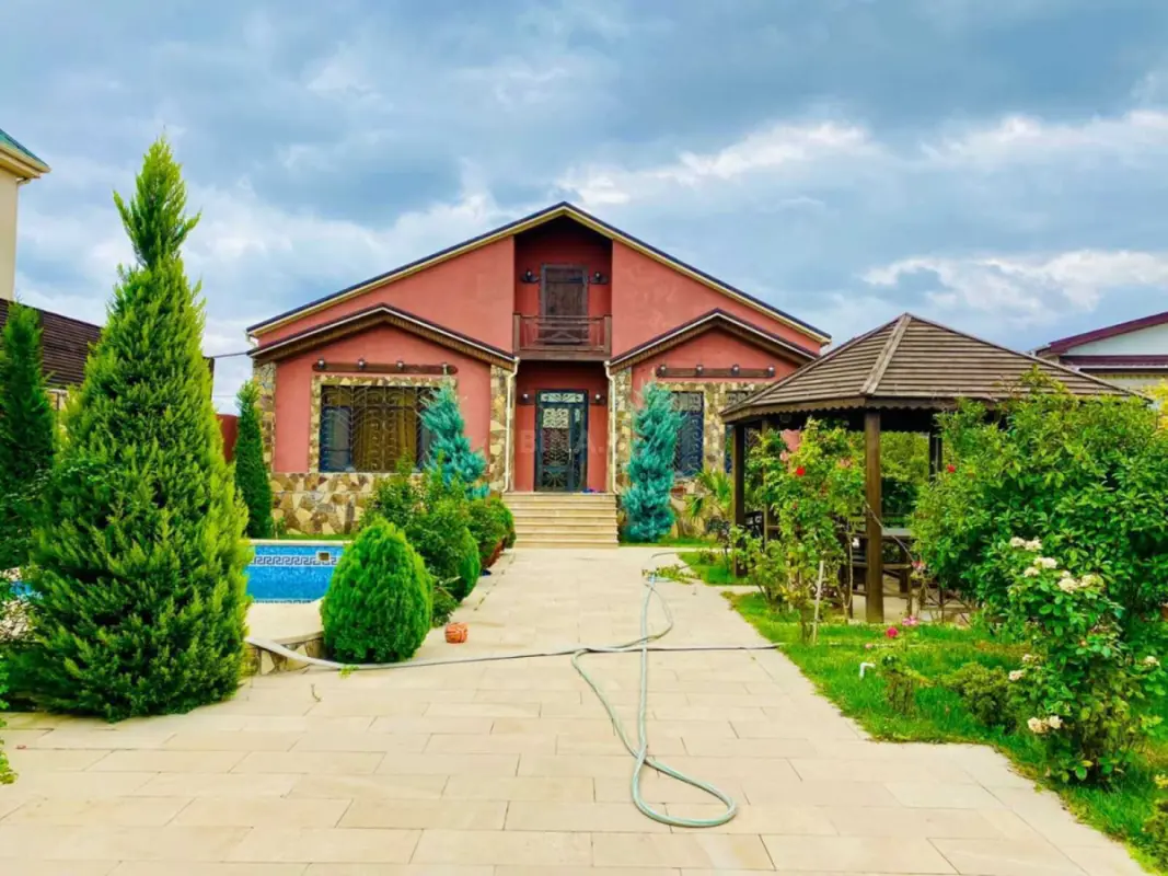 Kirayə verilir 4 otaqlı həyət evi 240 m²