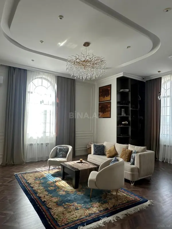 Kirayə verilir 4 otaqlı mənzil 170 m²