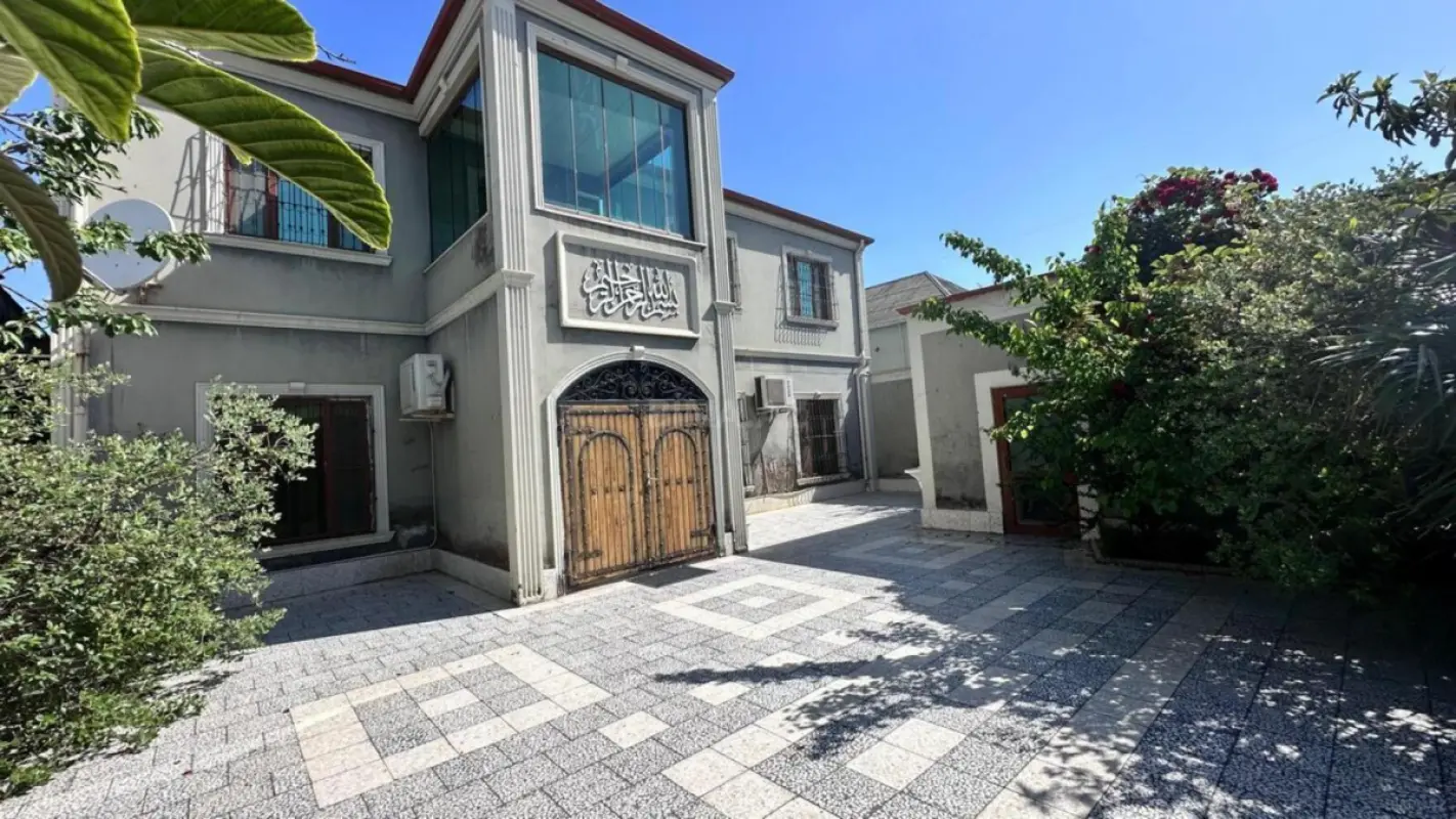 Satılır 7 otaqlı həyət evi 260 m²