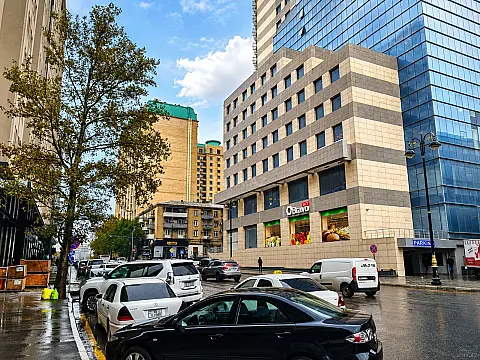 Satılır 3 otaqlı mənzil 165 m² — Bakı, Nizami 3 otaq 165.00 m²