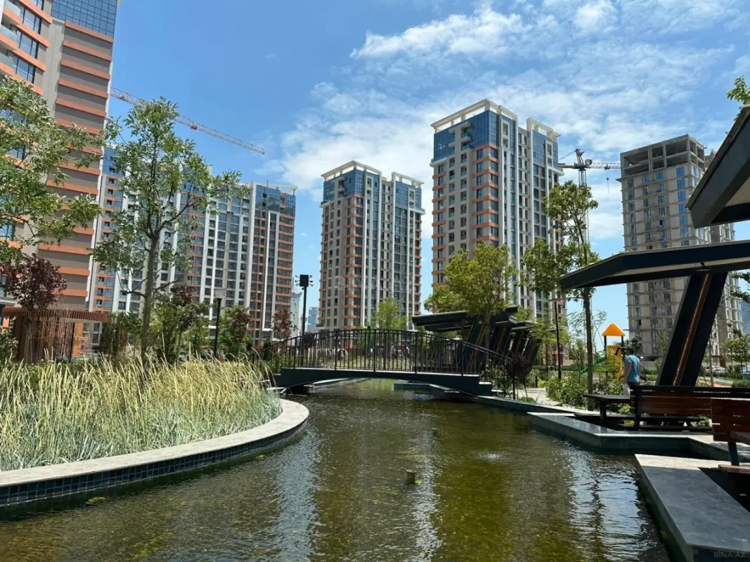 Satılır 4 otaqlı mənzil 129 m²