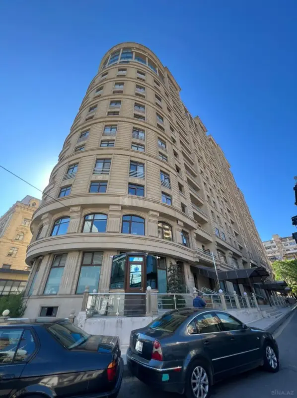 Satılır 3 otaqlı mənzil 170 m²