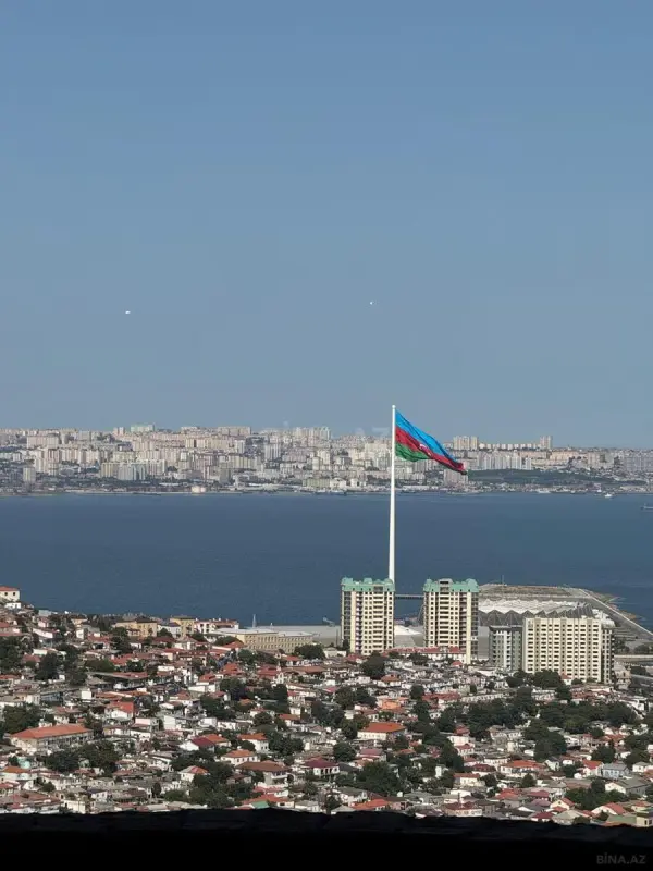 Satılır 5 otaqlı həyət evi 550 m²