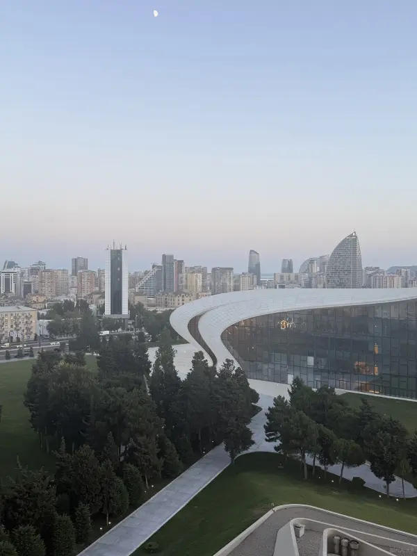 Kirayə verilir 3 otaqlı mənzil 150 m²