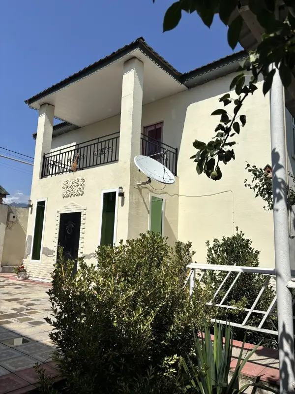 Kirayə verilir 5 otaqlı həyət evi 300 m²