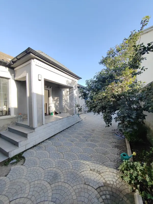 Satılır 6 otaqlı həyət evi 230 m²