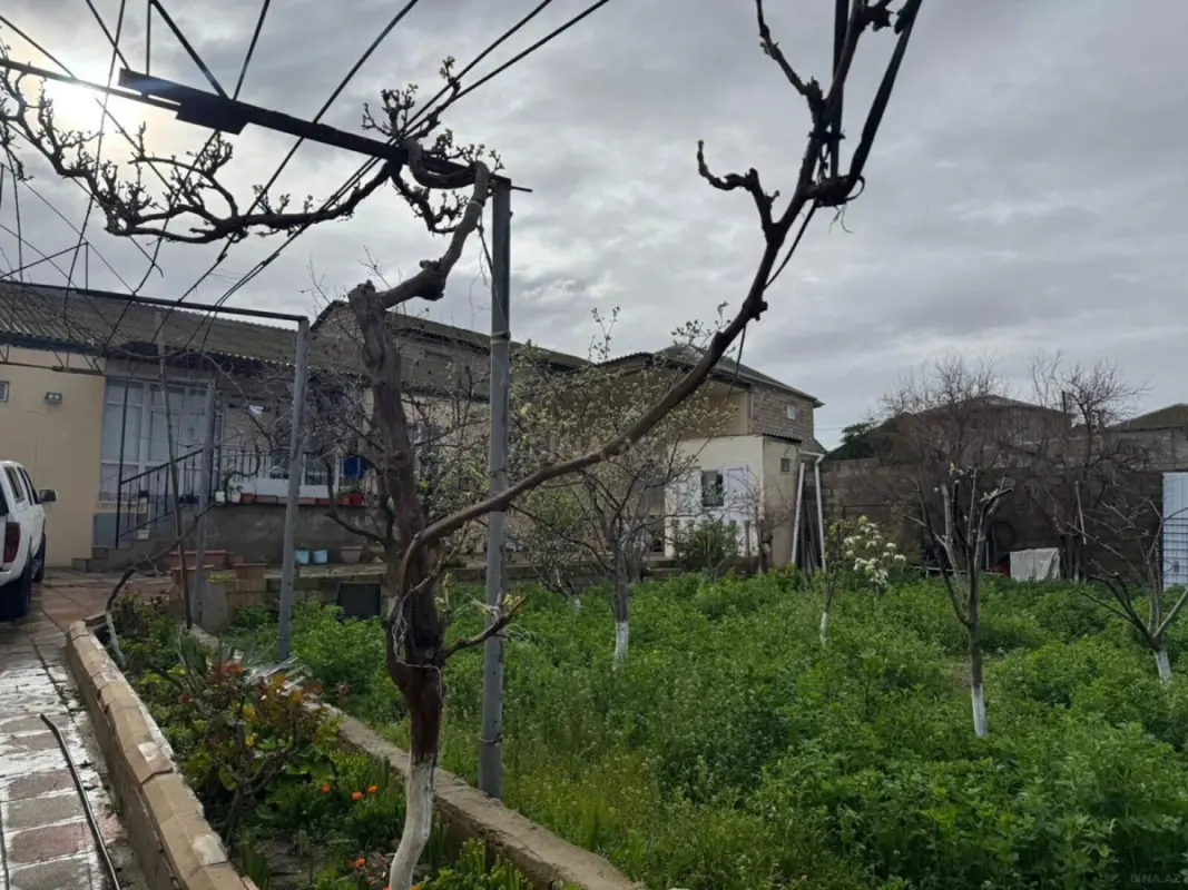 Satılır 5 otaqlı həyət evi 160 m²