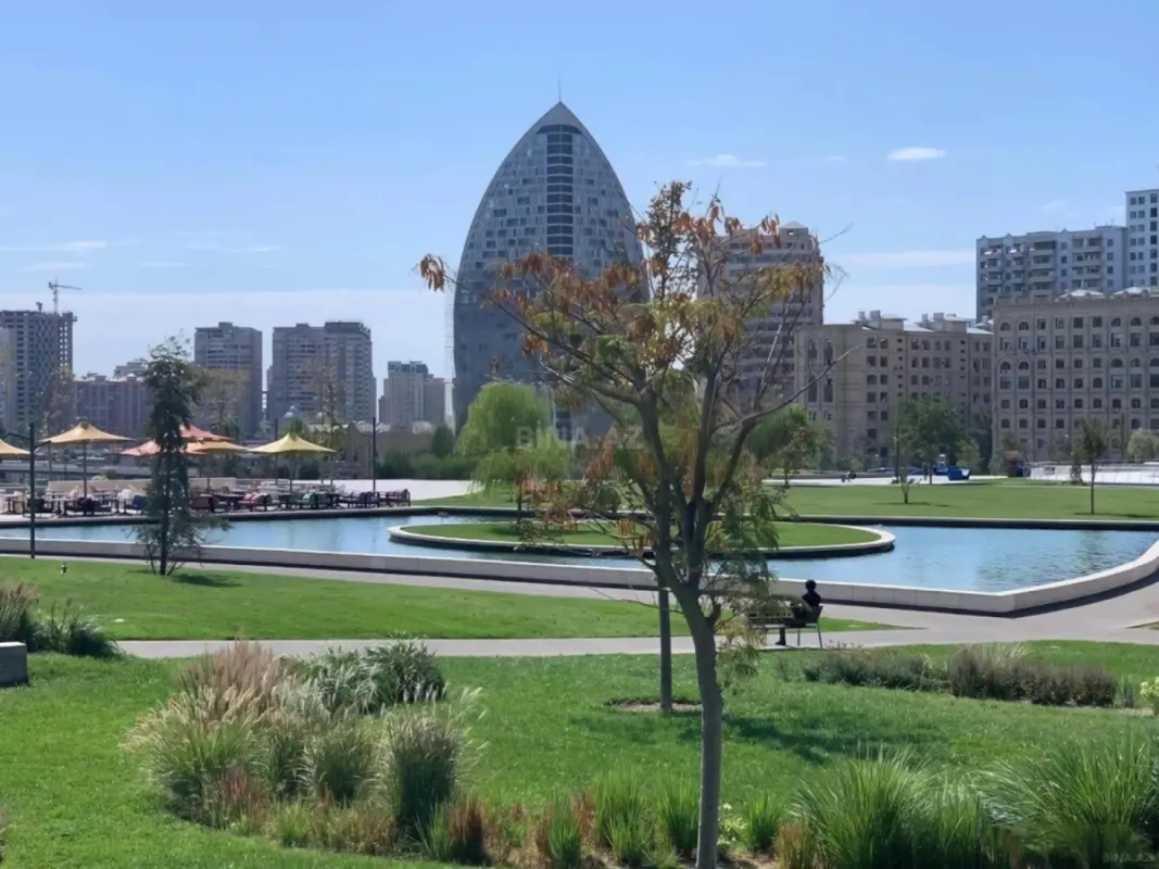 Satılır 2 otaqlı mənzil 119 m²