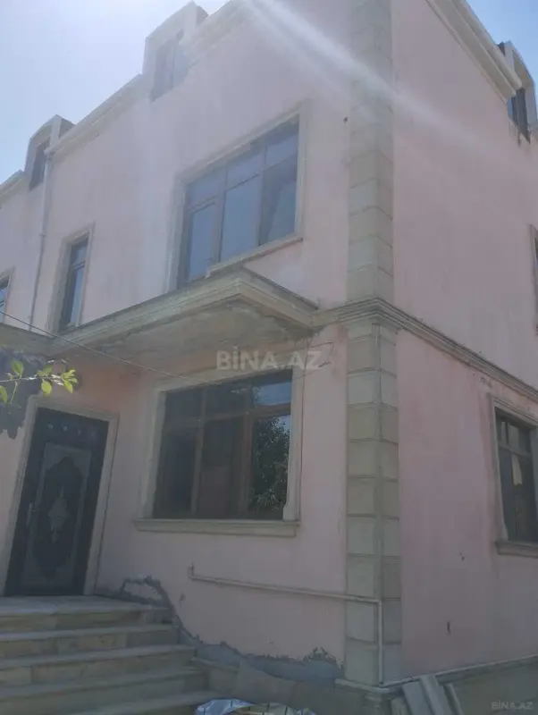 Satılır 7 otaqlı həyət evi 360 m²