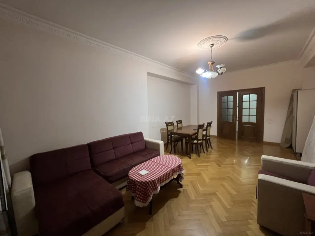 Kirayə verilir 2 otaqlı mənzil 72 m²
