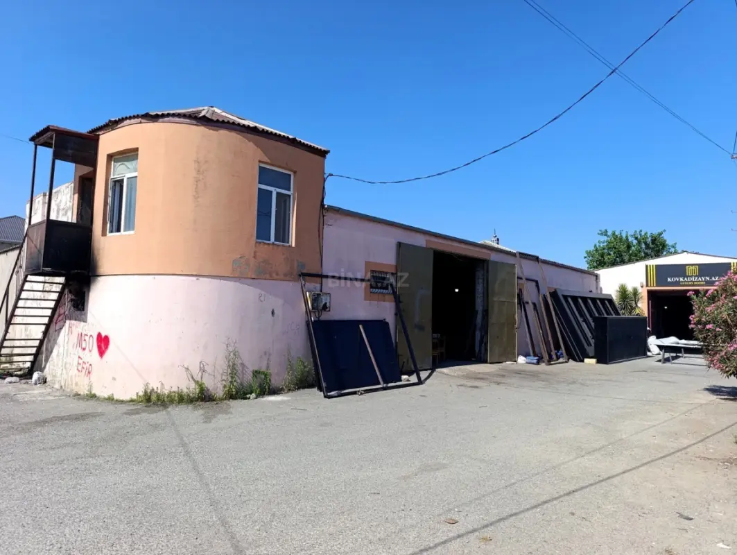 Satılır obyekt 800 m²