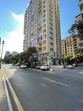 Satılır 4 otaqlı mənzil 180 m² — Bakı, Nəsimi 4 otaq 180.00 m²
