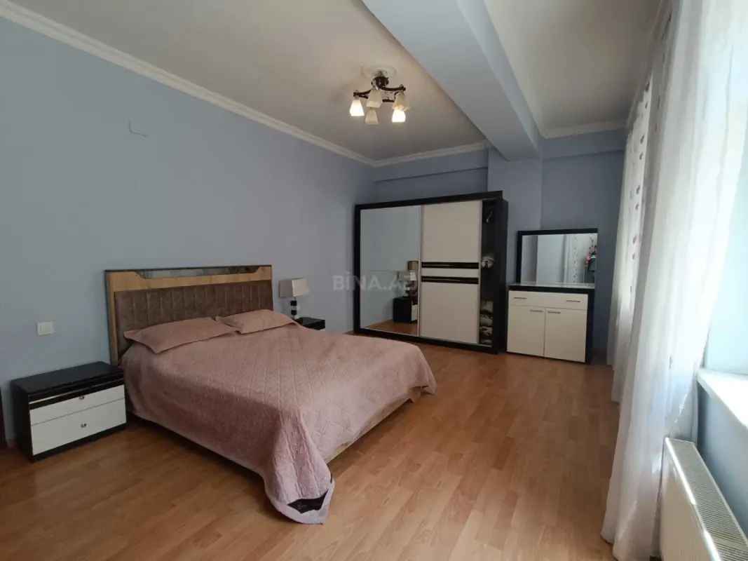 Kirayə verilir 3 otaqlı mənzil 140 m²