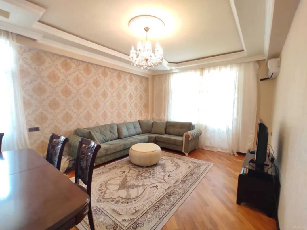 Kirayə verilir 3 otaqlı mənzil 130 m²