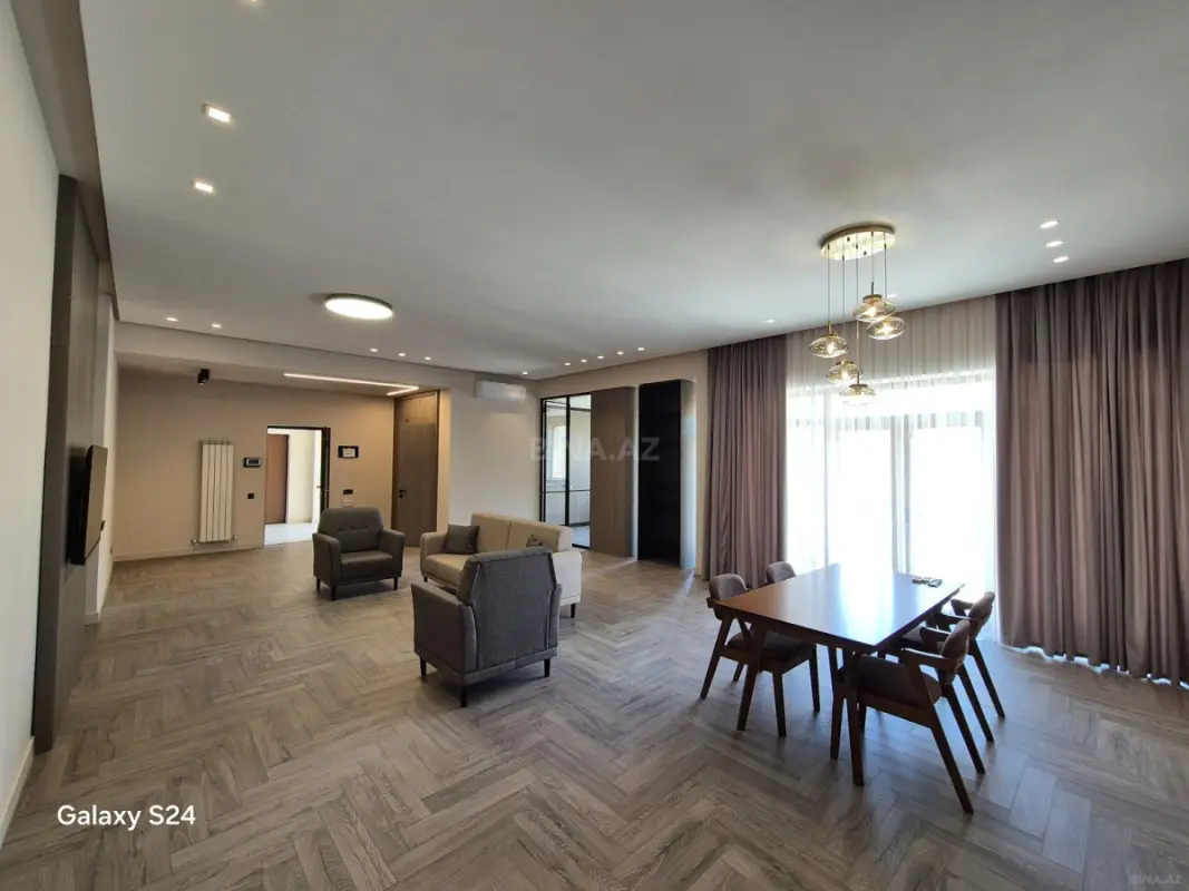 Satılır 3 otaqlı mənzil 159 m²
