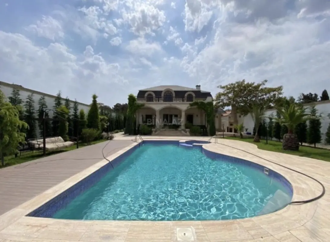 Kirayə verilir 6 otaqlı həyət evi 600 m²