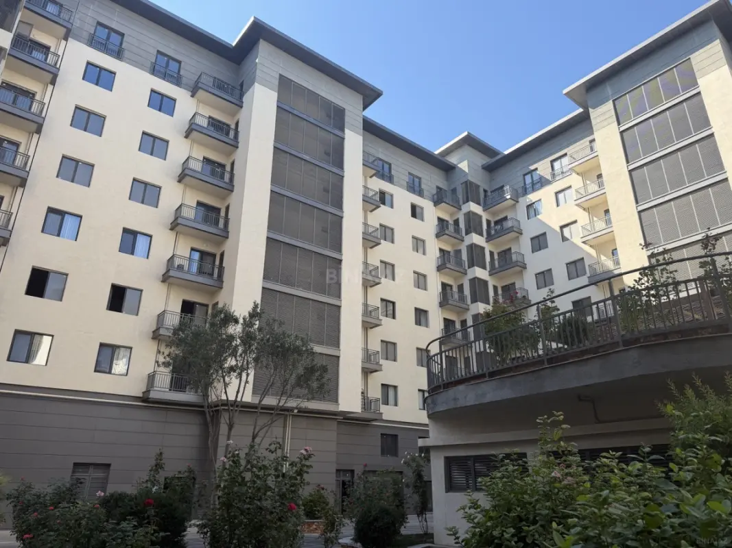 Satılır 3 otaqlı mənzil 138 m²