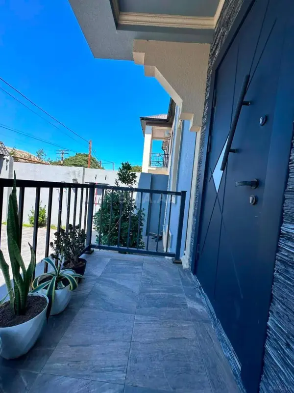 Satılır 5 otaqlı həyət evi 256 m²
