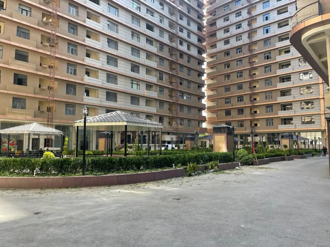 Satılır 2 otaqlı mənzil 80 m²