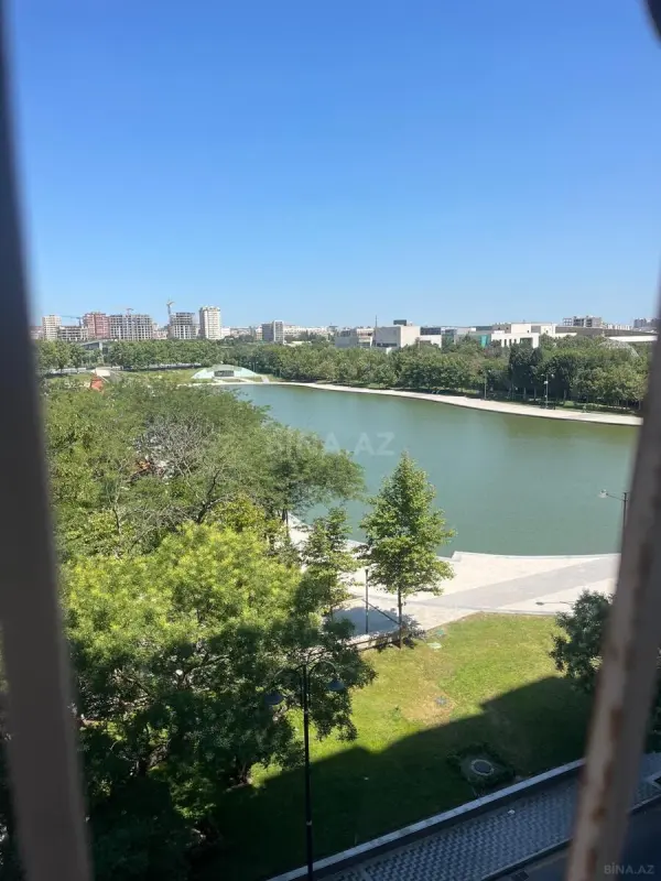 Kirayə verilir 3 otaqlı mənzil 135 m²
