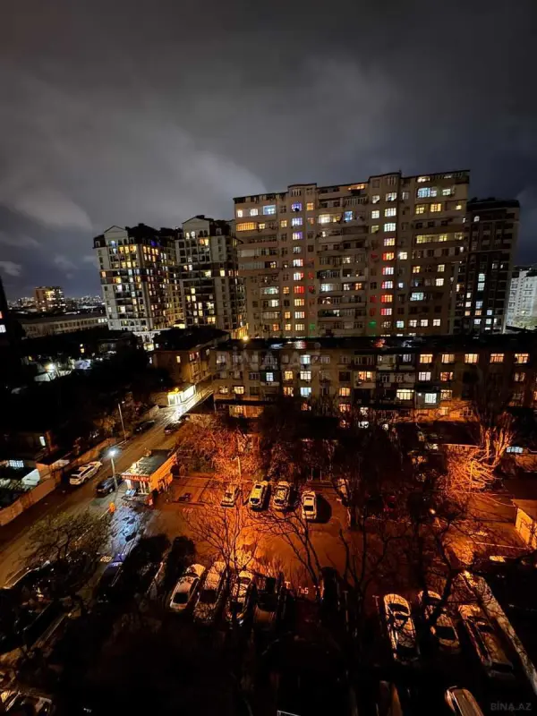 Satılır 4 otaqlı mənzil 120 m²