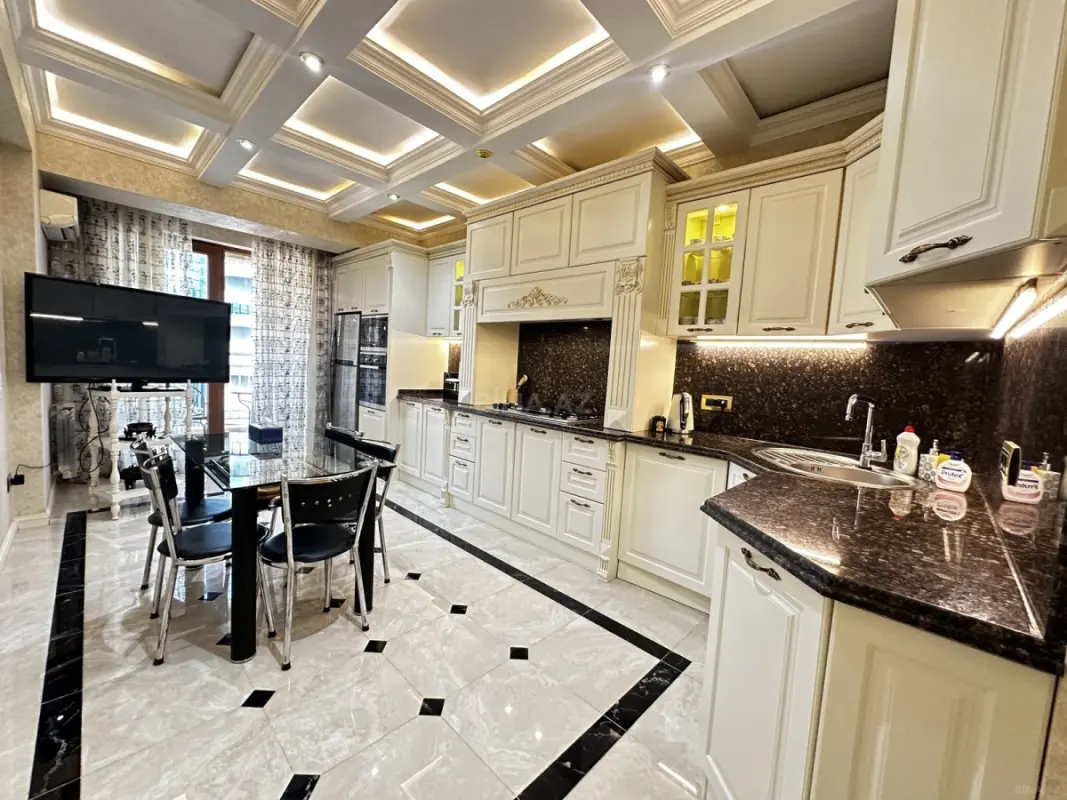 Satılır 2 otaqlı mənzil 120 m²