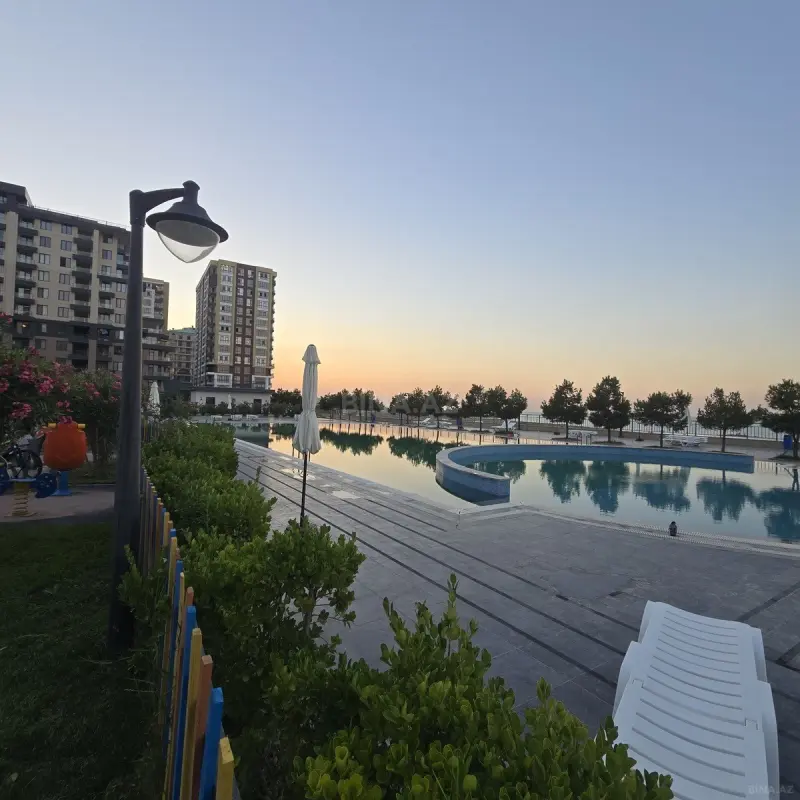 Satılır 3 otaqlı mənzil 155 m²