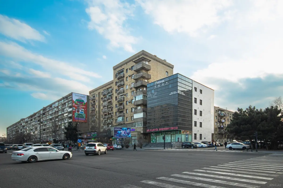 Satılır 3 otaqlı mənzil 122 m²