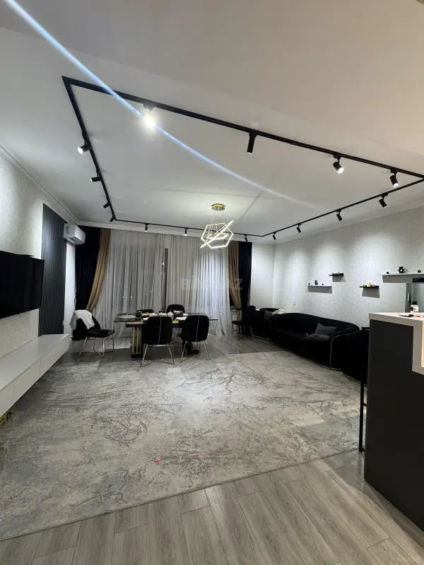 Kirayə verilir 4 otaqlı mənzil 135 m²