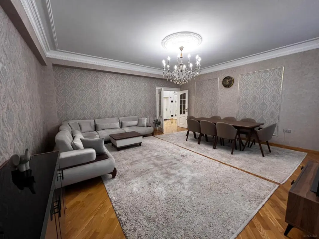 Satılır 4 otaqlı mənzil 165 m²