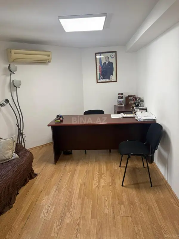 Kirayə verilir 2 otaqlı ofis 68 m²