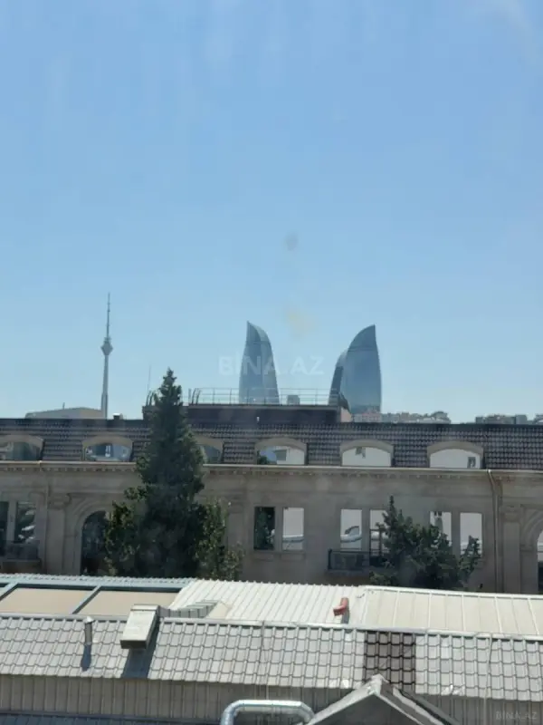 Satılır 3 otaqlı mənzil 128 m²