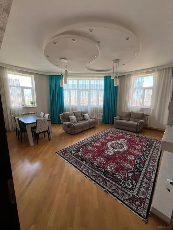 Satılır 4 otaqlı mənzil 140 m²
