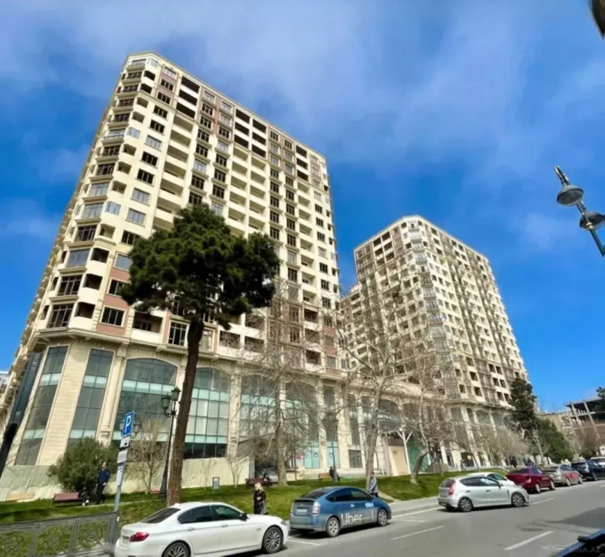Satılır 3 otaqlı mənzil 164 m²