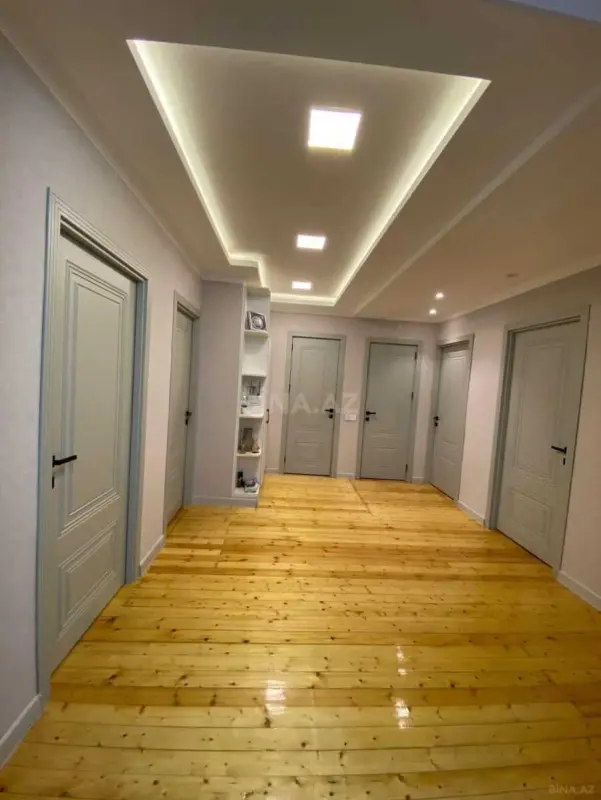 Satılır 4 otaqlı mənzil 120 m²